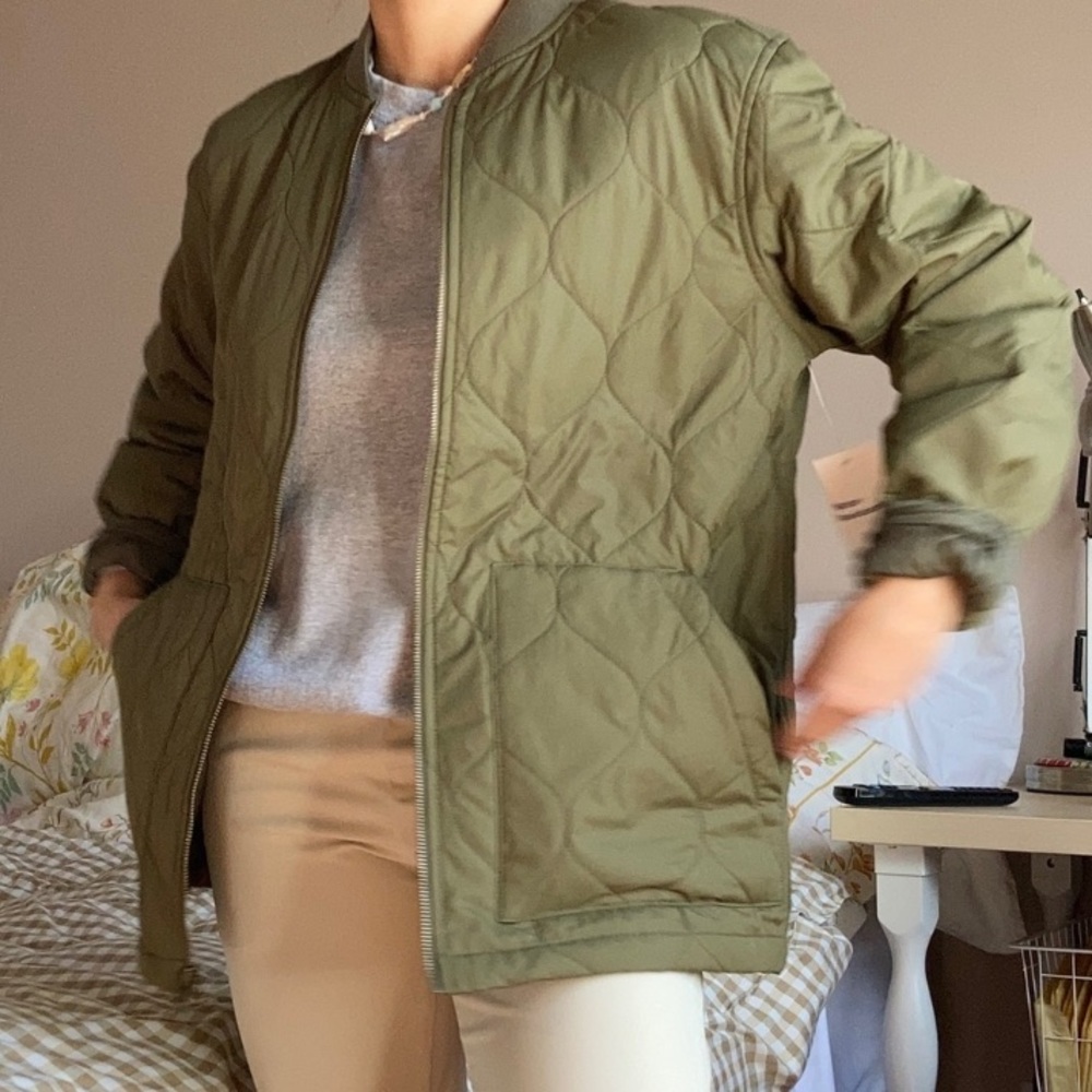 COPY - Green quilted lightweight rain bomber jacket